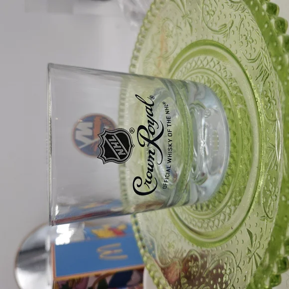 NY Islanders On The Rocks Glass - Picture 4 of 4